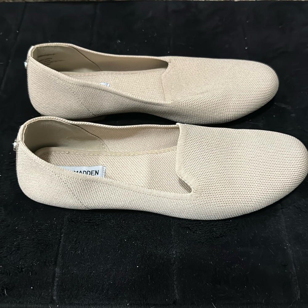 Cream Steven Madden slip ons